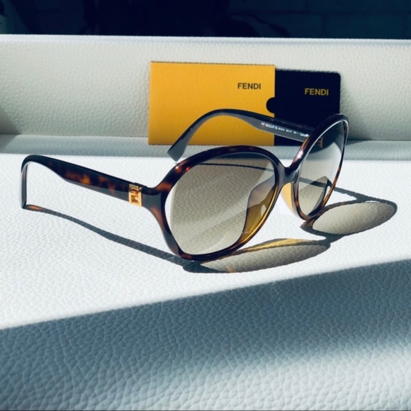 New FENDI Brown Oval Gradient Lens Sunglasses - Picture 3 of 14